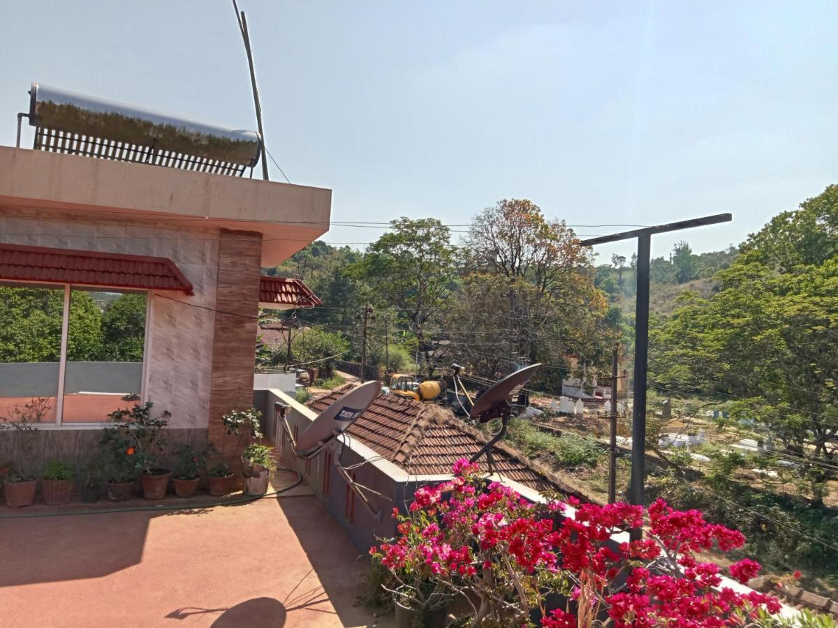 Krupa Homestay Madikeri Kültér fotó